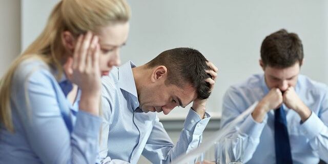 Souvent à contretemps en 2023, les investisseurs victimes de l'effet « portes de saloon » - ABDJ Patrimoine | Stratégie financière