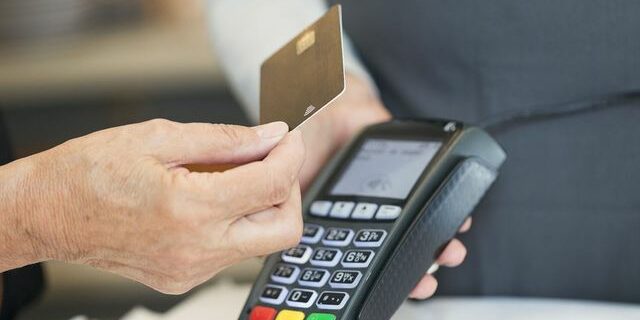Les tarifs bancaires repartent à la hausse en 2024 - ABDJ Patrimoine | Stratégie financière