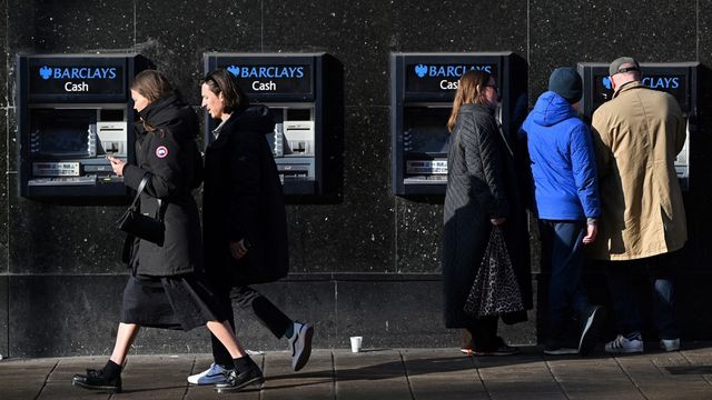 En Grande-Bretagne, l'accès au cash s'invite dans la campagne électorale - ABDJ Patrimoine | Stratégie financière