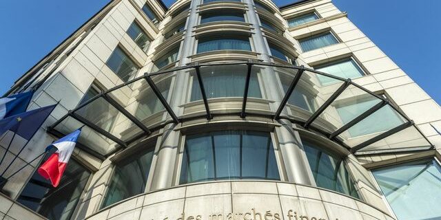 Le gendarme boursier veut ouvrer à l'attractivité de la place de Paris en 2024 - ABDJ Patrimoine | Stratégie financière