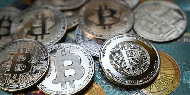 Nouveau record pour le bitcoin qui passe les 72.000 dollars - ABDJ Patrimoine | Stratégie financière
